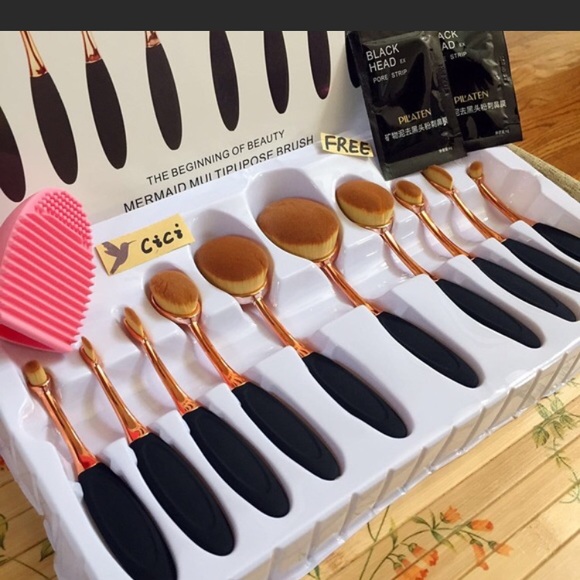 10 Toothbrush Pro Oval MakeUp Brush Set - Picture 2 of 5